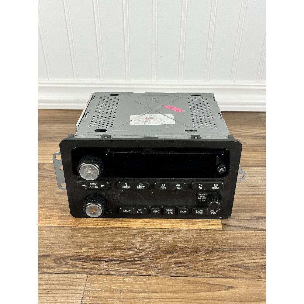 2005 Chevy Impala OEM AM/FM Radio Receiver CD Player ( PN 10335223 2000-2004)